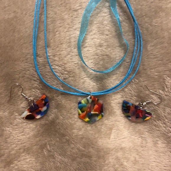 Aqua/Multicolor Necklace Set - Picture 2 of 3
